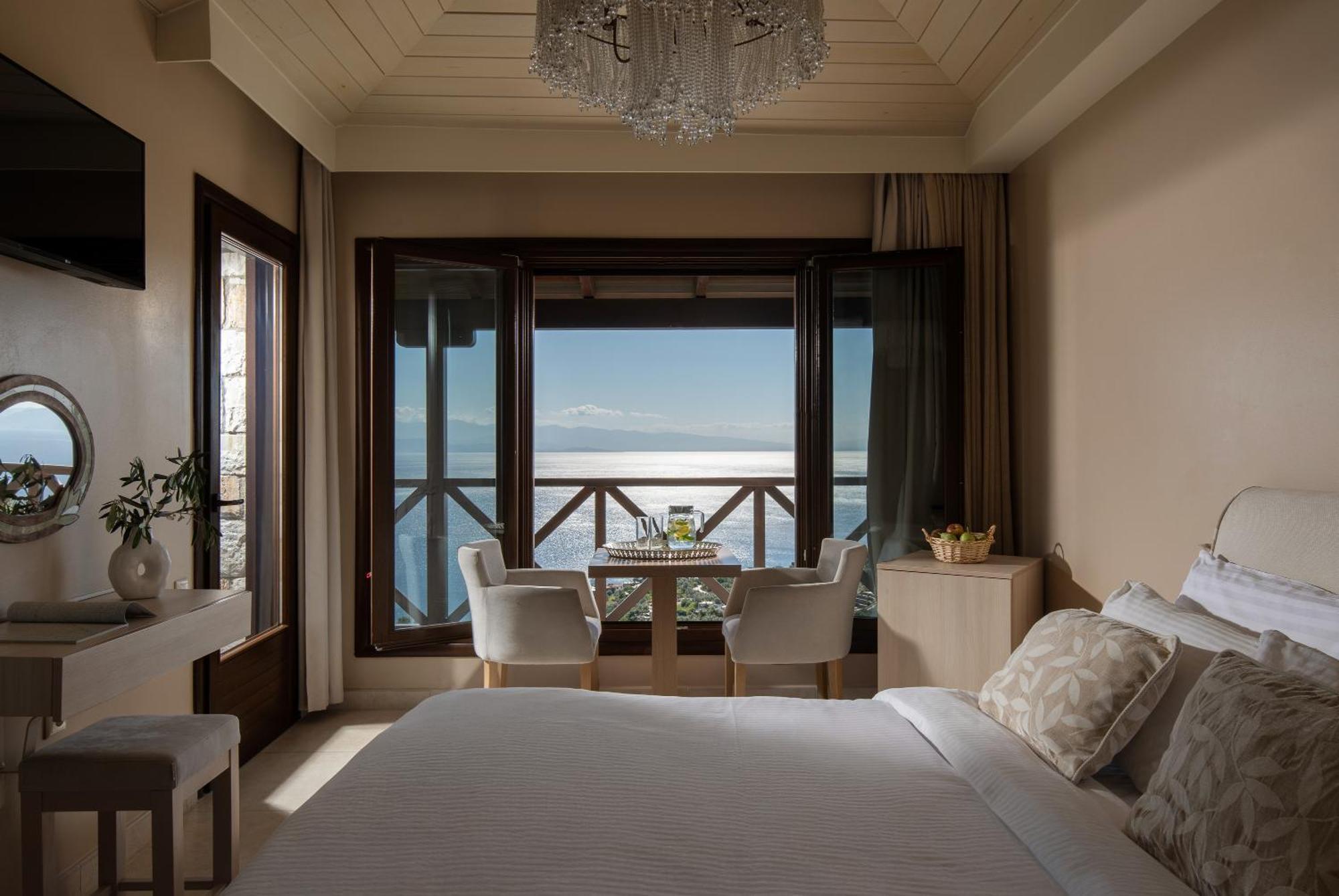Karavia Lux Inn Áfissos Buitenkant foto
