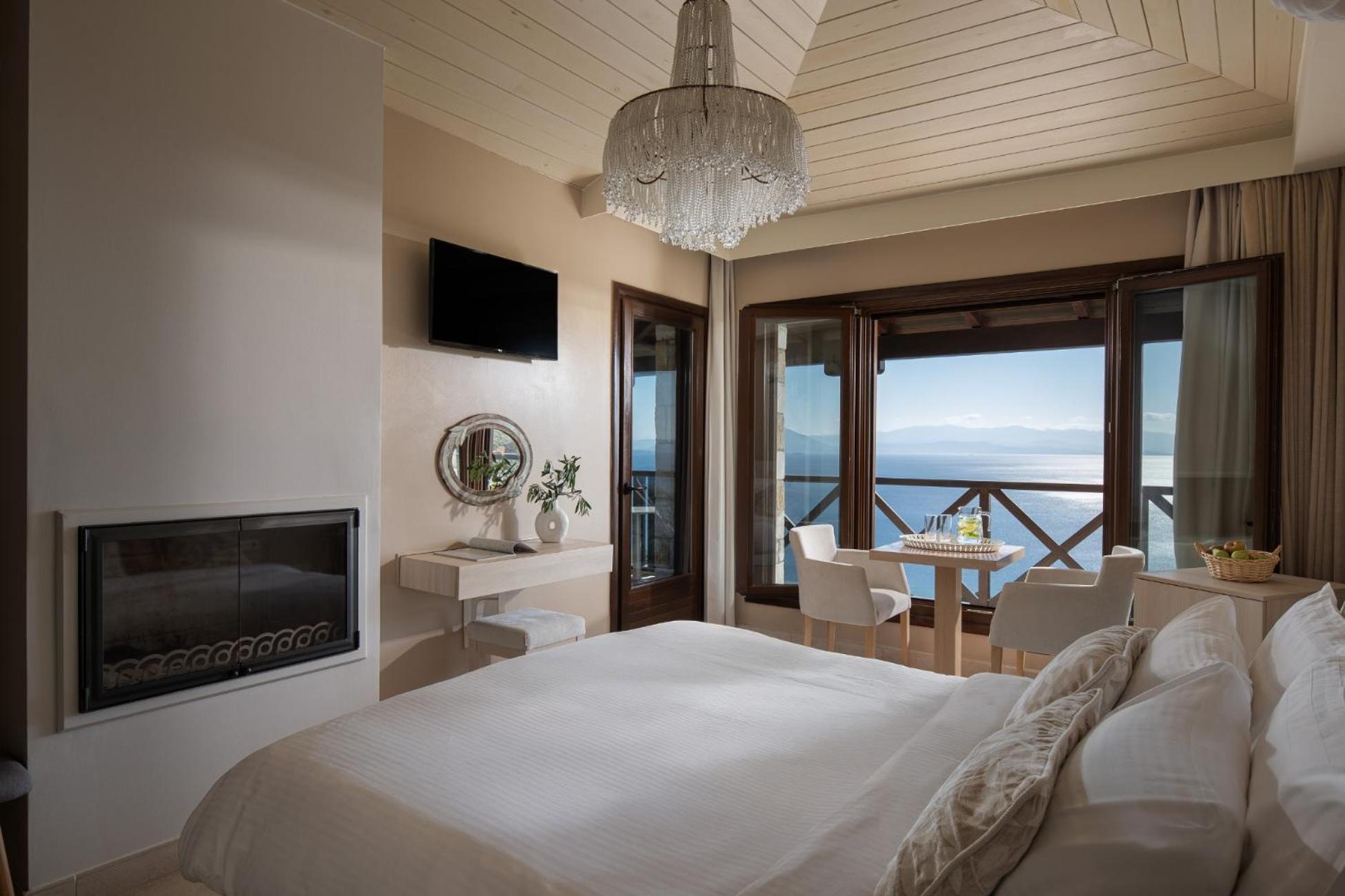 Karavia Lux Inn Áfissos Buitenkant foto