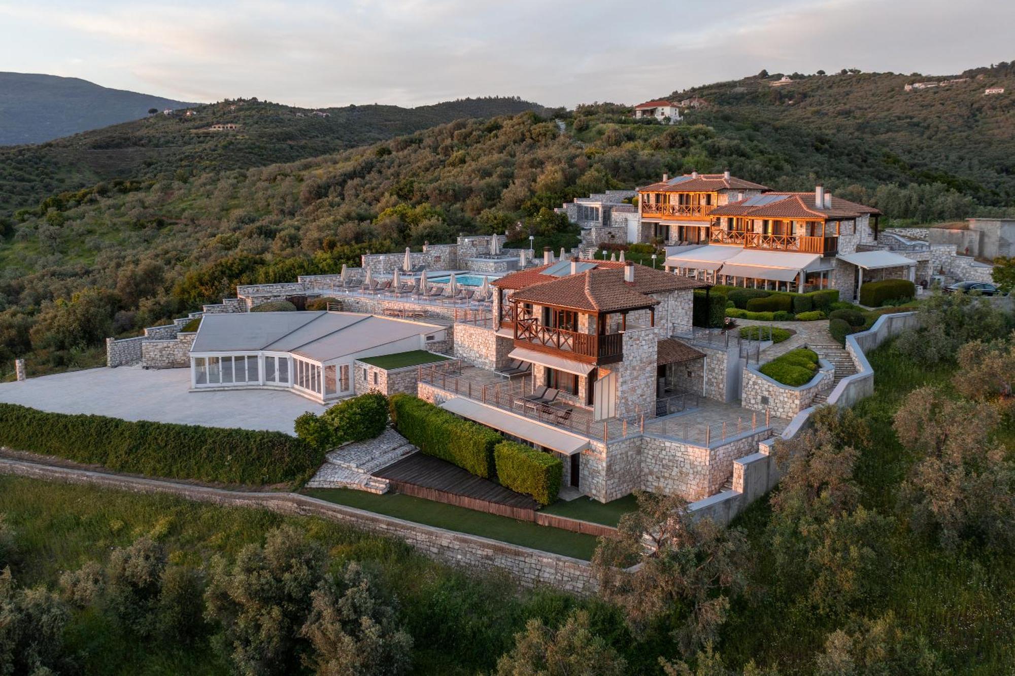 Karavia Lux Inn Áfissos Buitenkant foto