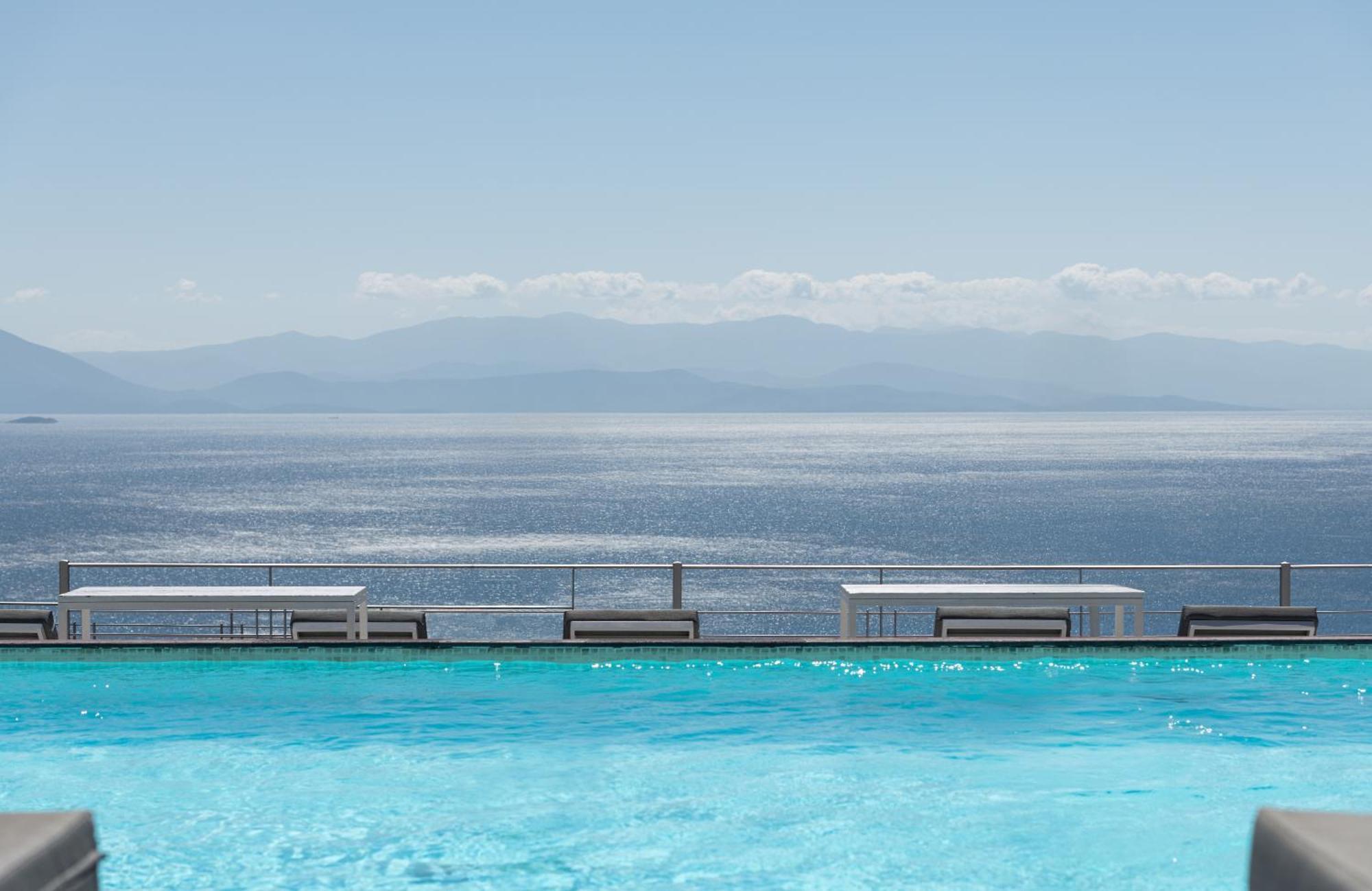 Karavia Lux Inn Áfissos Buitenkant foto