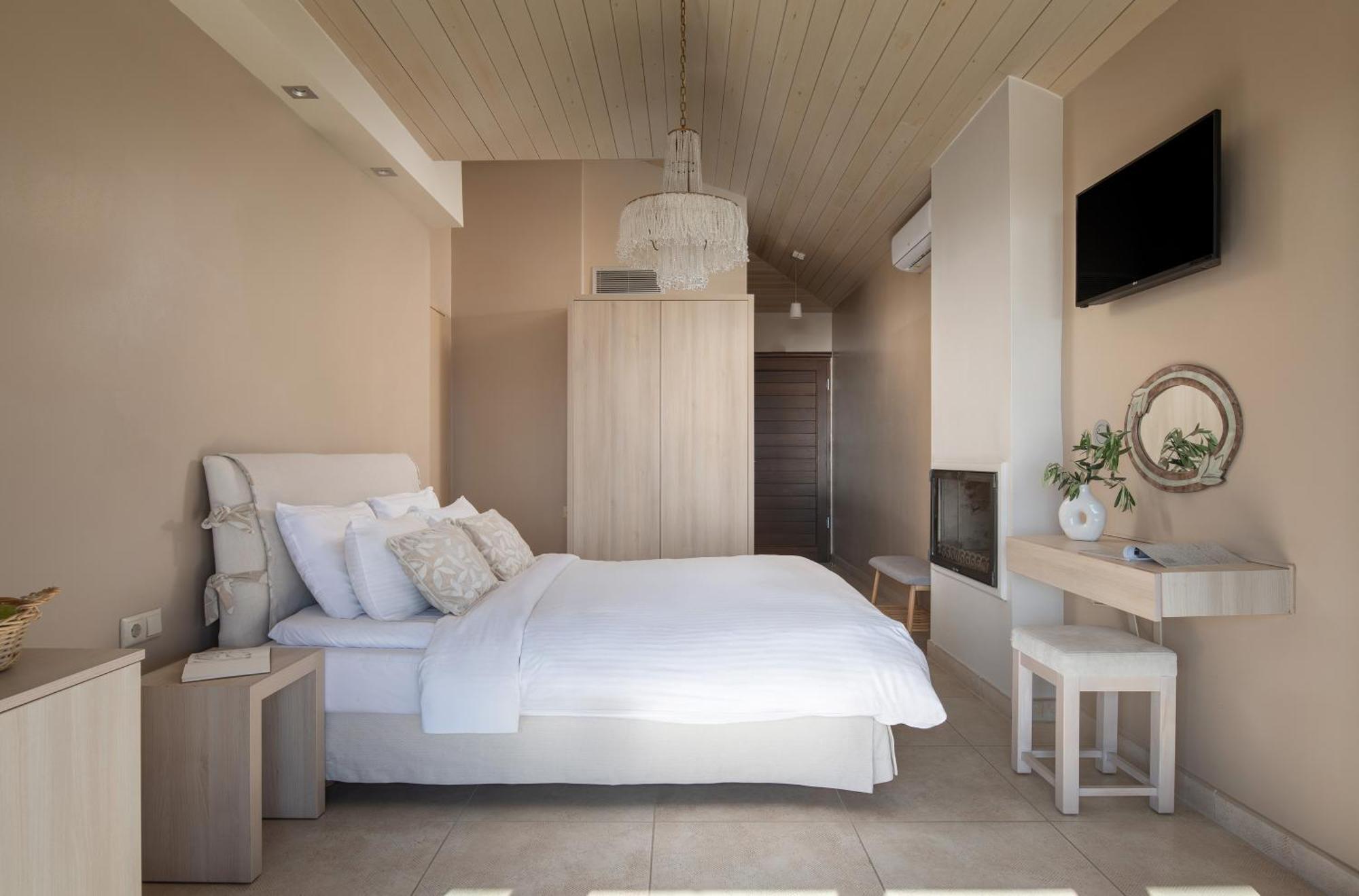 Karavia Lux Inn Áfissos Buitenkant foto
