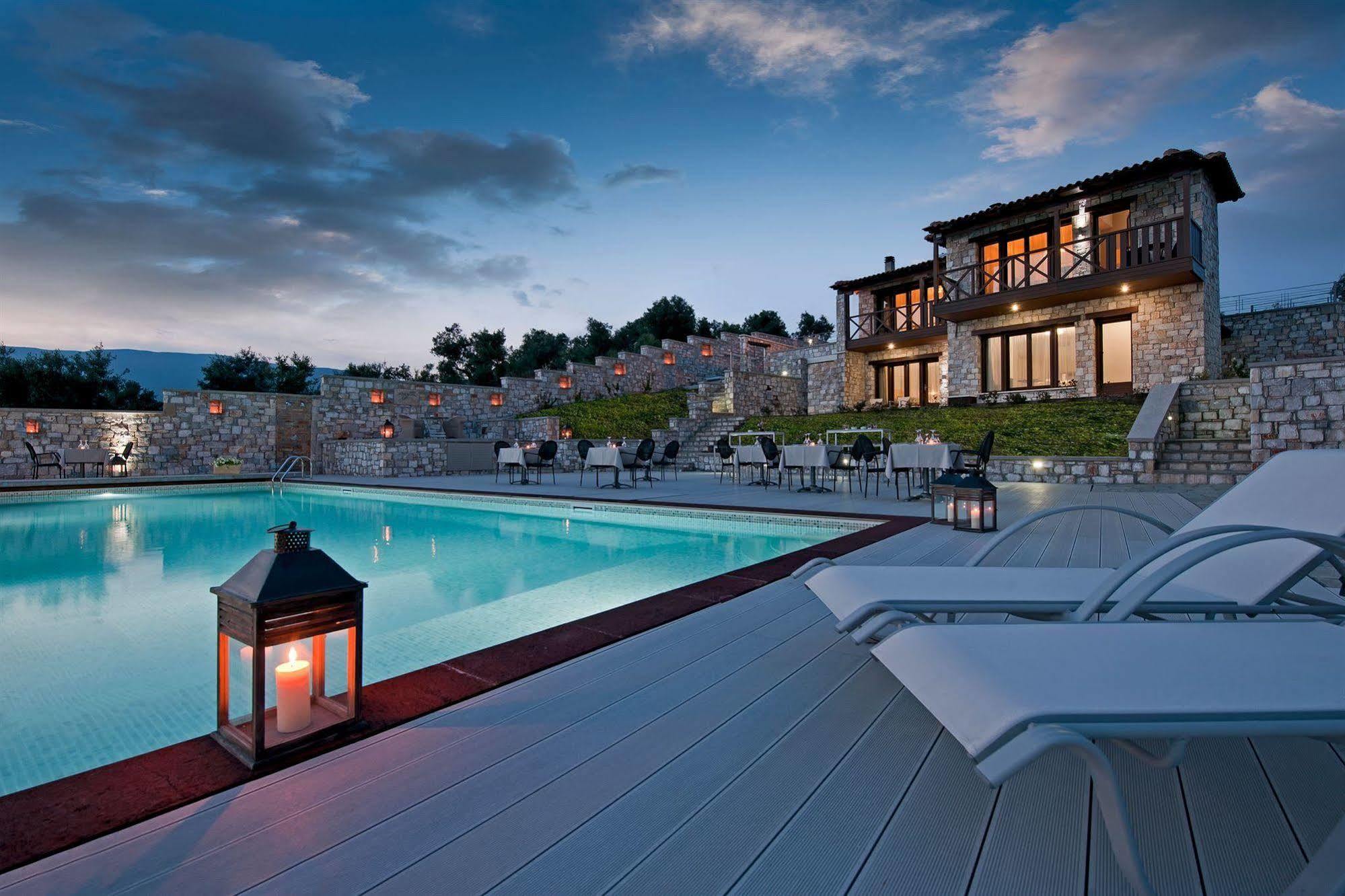 Karavia Lux Inn Áfissos Buitenkant foto