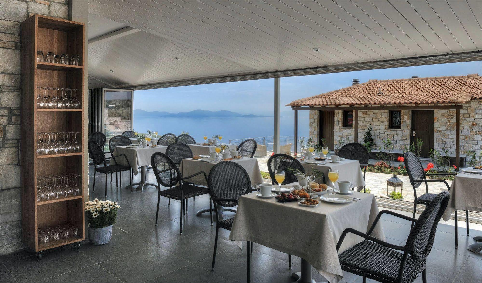 Karavia Lux Inn Áfissos Buitenkant foto
